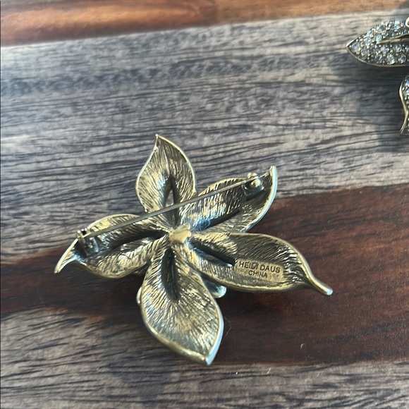 Heidi Daus Vintage Floral Broches - Picture 7 of 7